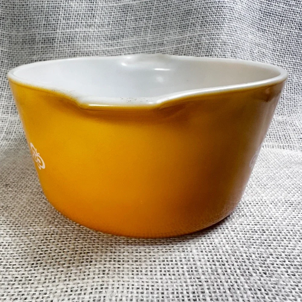 Vintage Pyrex 473-B Butterfly Gold 1 Qt Cinderella Casserole Dish No Lid